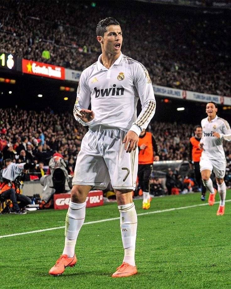 爱游戏-包含C罗新星重返赛场表现突出,老鹰前途光明!赛场气氛高涨的词条