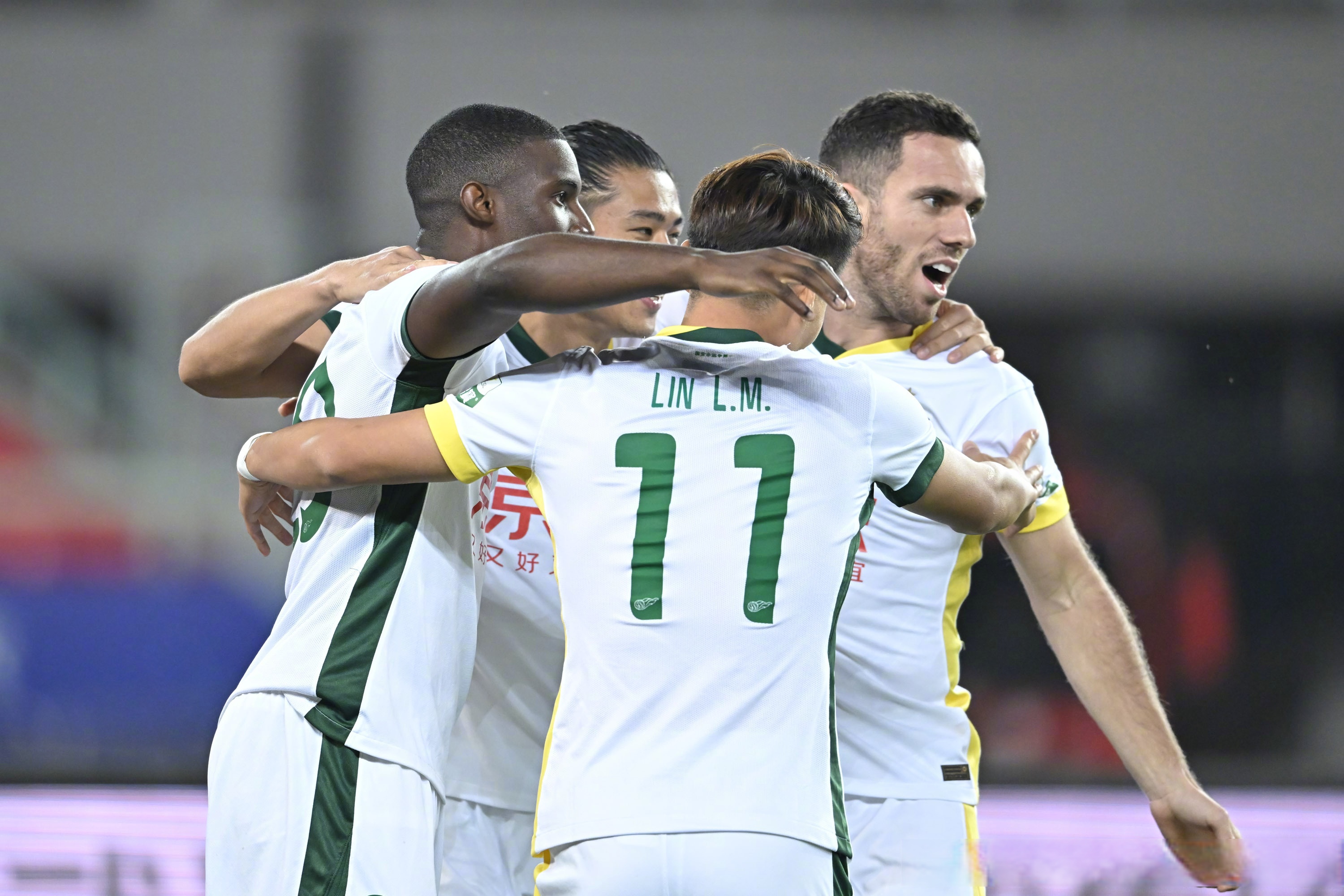 爱游戏-赛后德甲传出新动向，武汉三镇队长鼓劲，管理层表态：气氛紧张，轮换策略成焦点的简单介绍